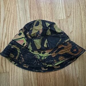 Saturdays New York City colorful bucket hat